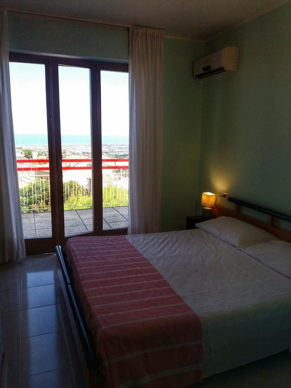 Hotel San Giacomo Монтепрандоне Екстериор снимка