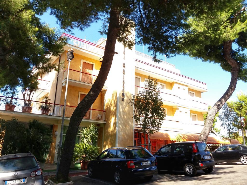 Hotel San Giacomo Монтепрандоне Екстериор снимка